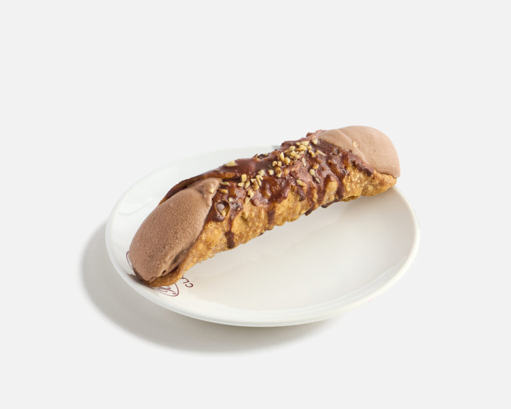 Bacio Gelato Cannoli